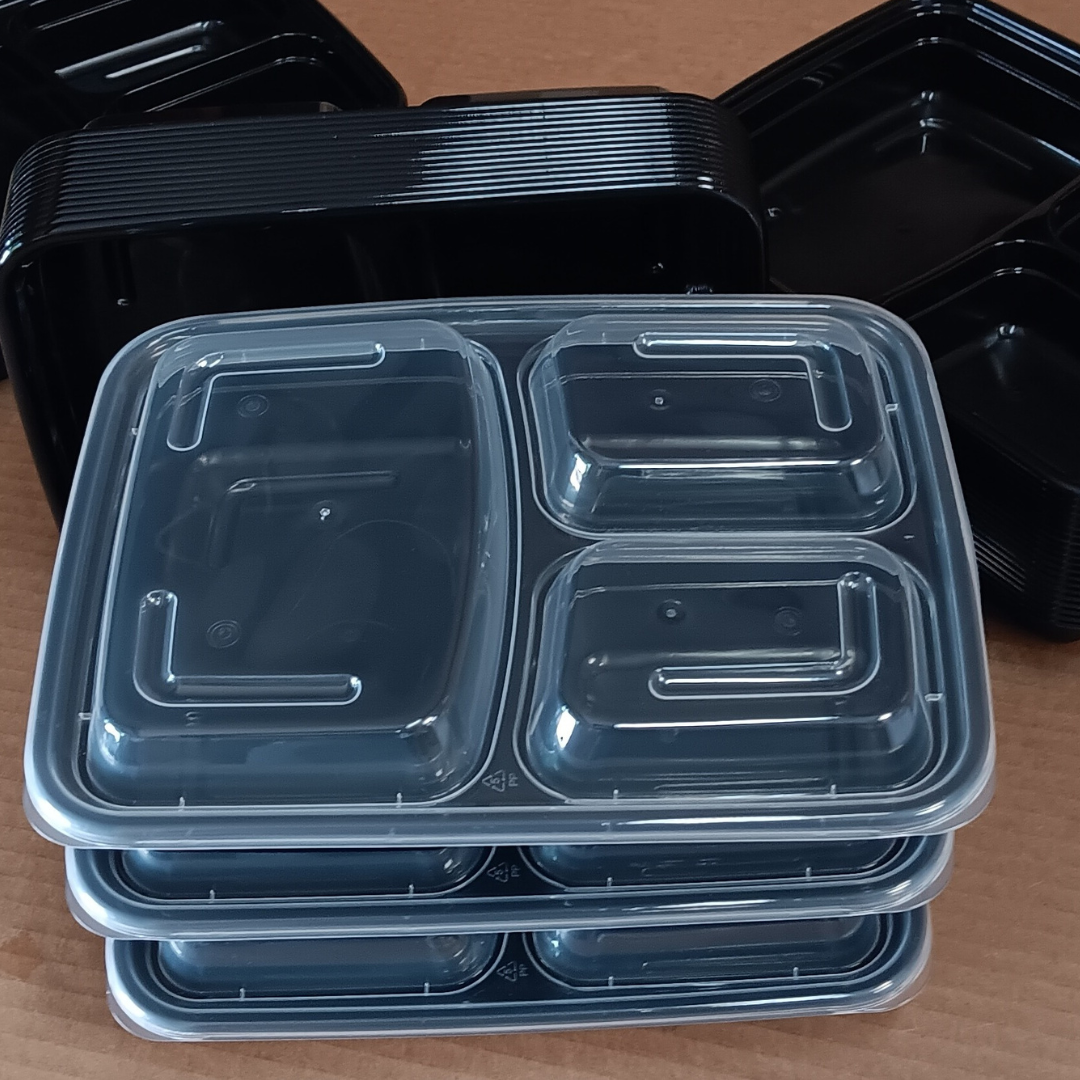33 oz Rectangular Container 3 Compartments Black Base Clear Lid - 150/Case