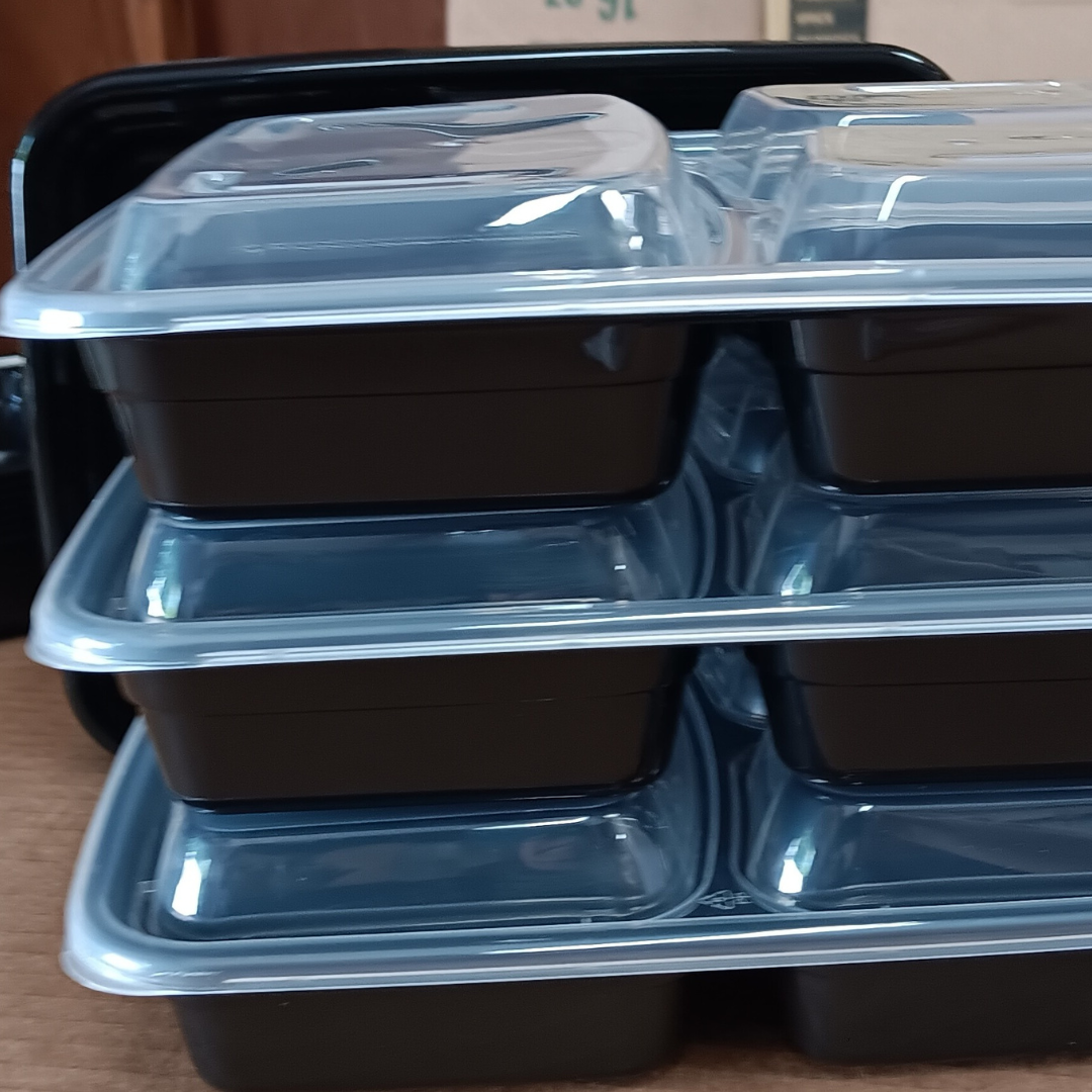 33 oz Rectangular Container 3 Compartments Black Base Clear Lid - 150/Case